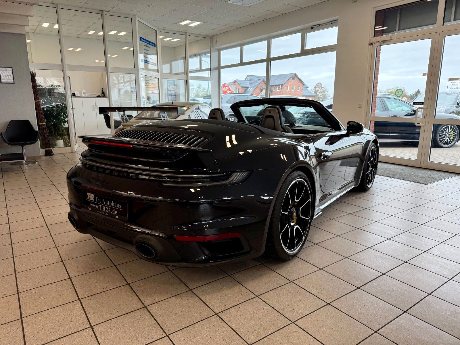 Fahrzeugabbildung Porsche 911 992 Turbo S Cabrio LIFT/Burmester/Keyless