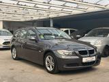 BMW 318i 3er Touring PDC Sitzheizung Scheckheft - BMW 318 aus 2008: 318i
