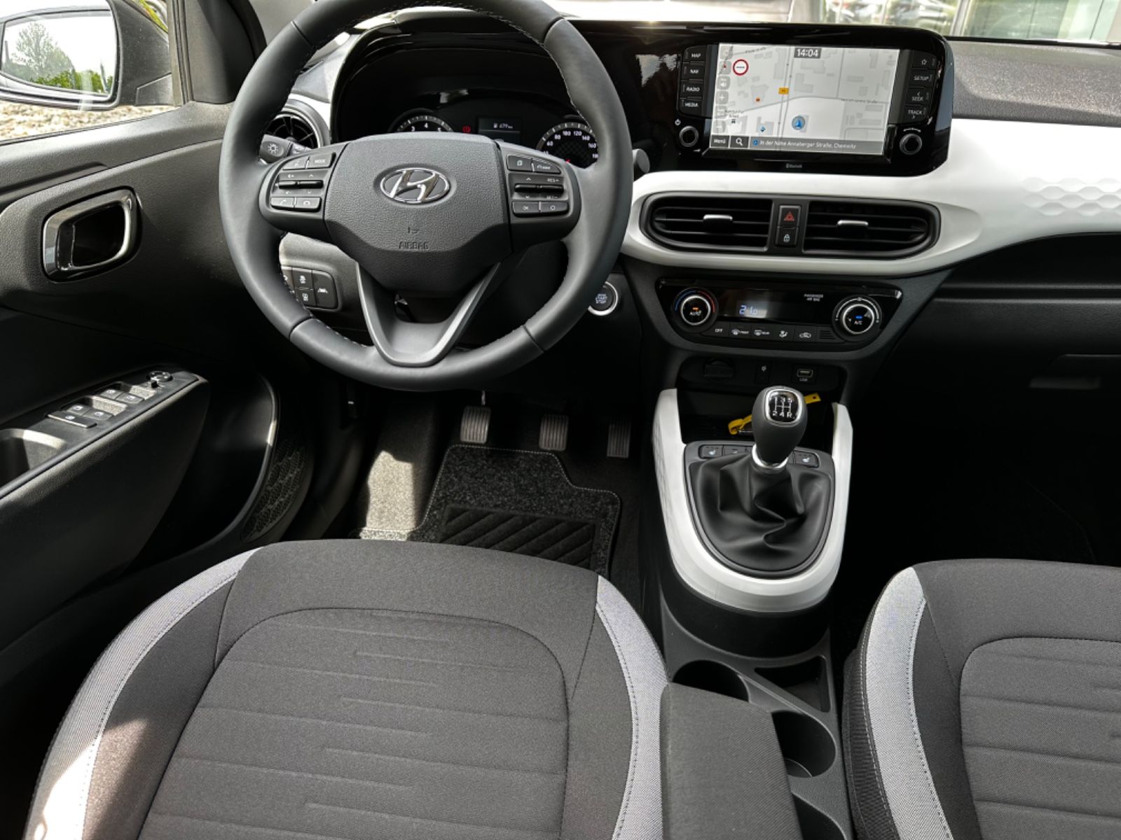 Fahrzeugabbildung Hyundai New i10 1.2 PRIME KLIMA PDC Smart Key 16"Alu