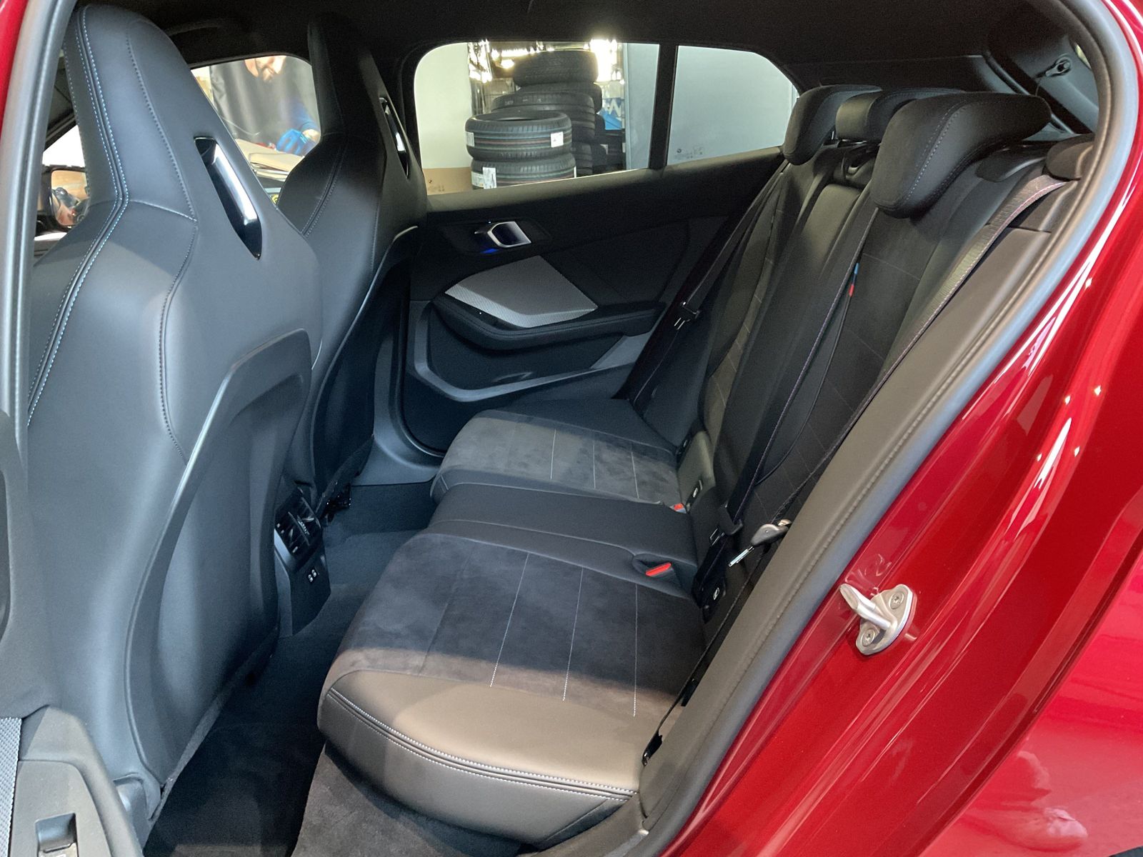 Fahrzeugabbildung BMW M135 xDrive |M Technik Paket II |Harman Kardon |