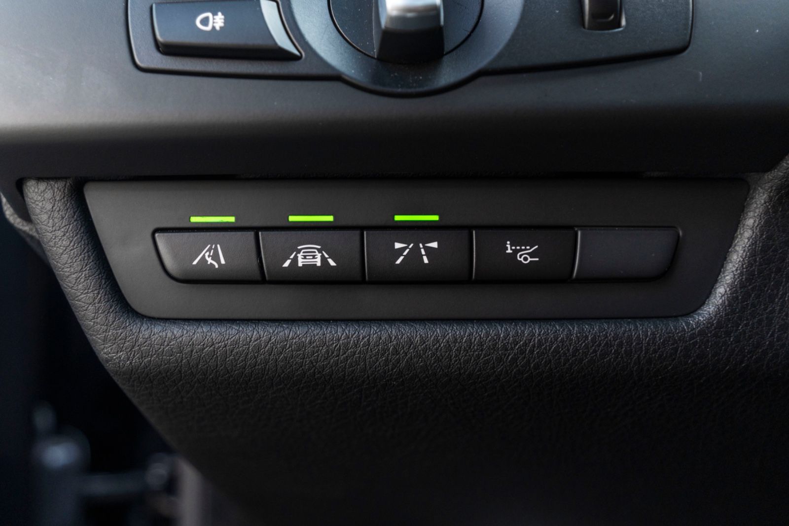 Fahrzeugabbildung BMW 640i xDrive GC M-SPORTPAKET HUD LED H&K