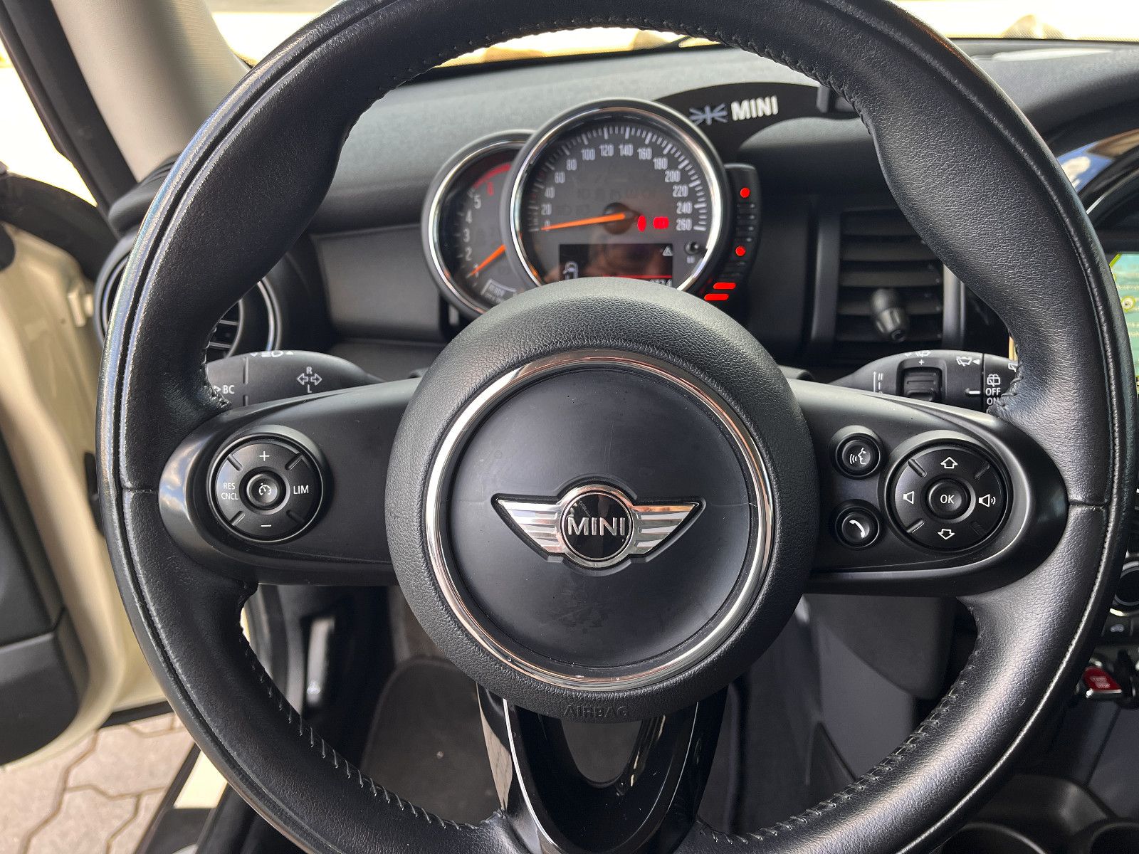 Fahrzeugabbildung MINI ONE Mini 3-trg. 1.5 D