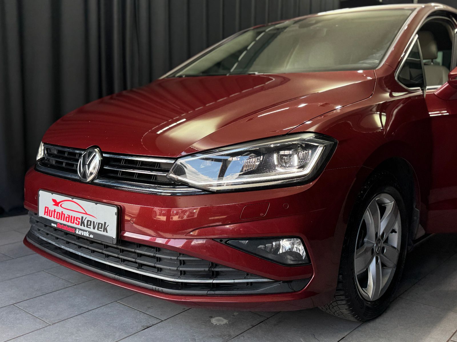 Fahrzeugabbildung Volkswagen Golf Sportsvan VII 1.5TSI  Highline|NAVI|KAMERA
