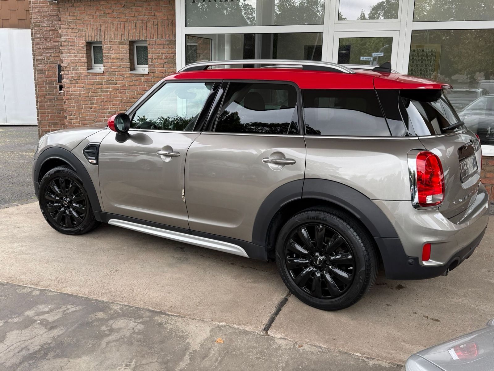 Fahrzeugabbildung MINI Cooper Countryman Autom. Navi/Panorama/1.Hand