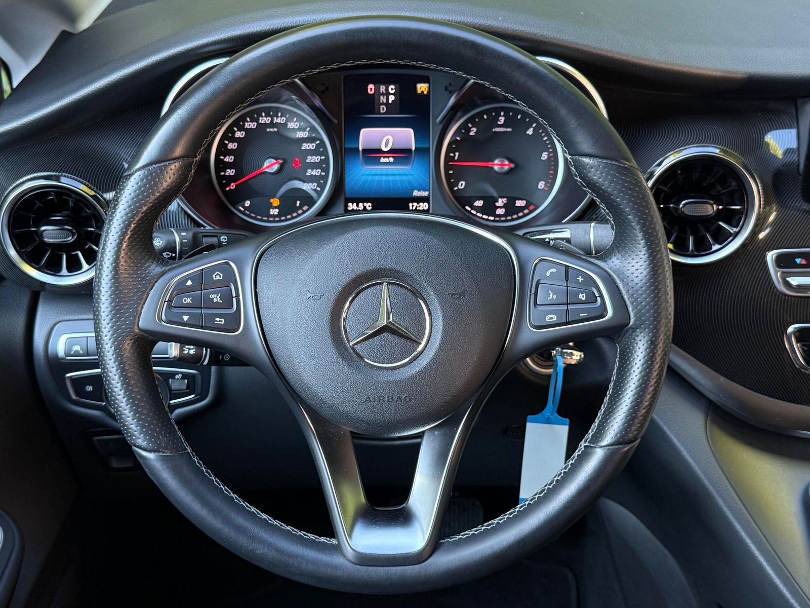 Vehicle illustration Mercedes-Benz V 220 d 9G Long LED+MBUX+DISTR+KAM+SHZ+PARK+7Si