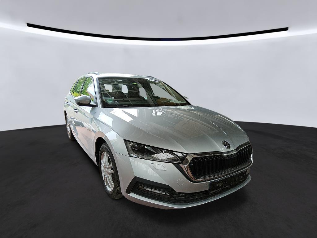 Skoda Octavia 2023 г. Серебристый, пробег 52970 км