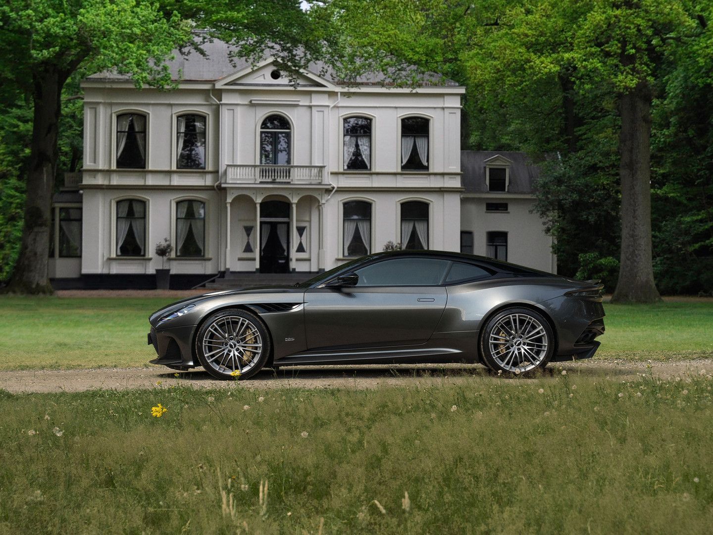Aston Martin DBS 5.2 V12 Superleggera | NL auto | Carbon pack