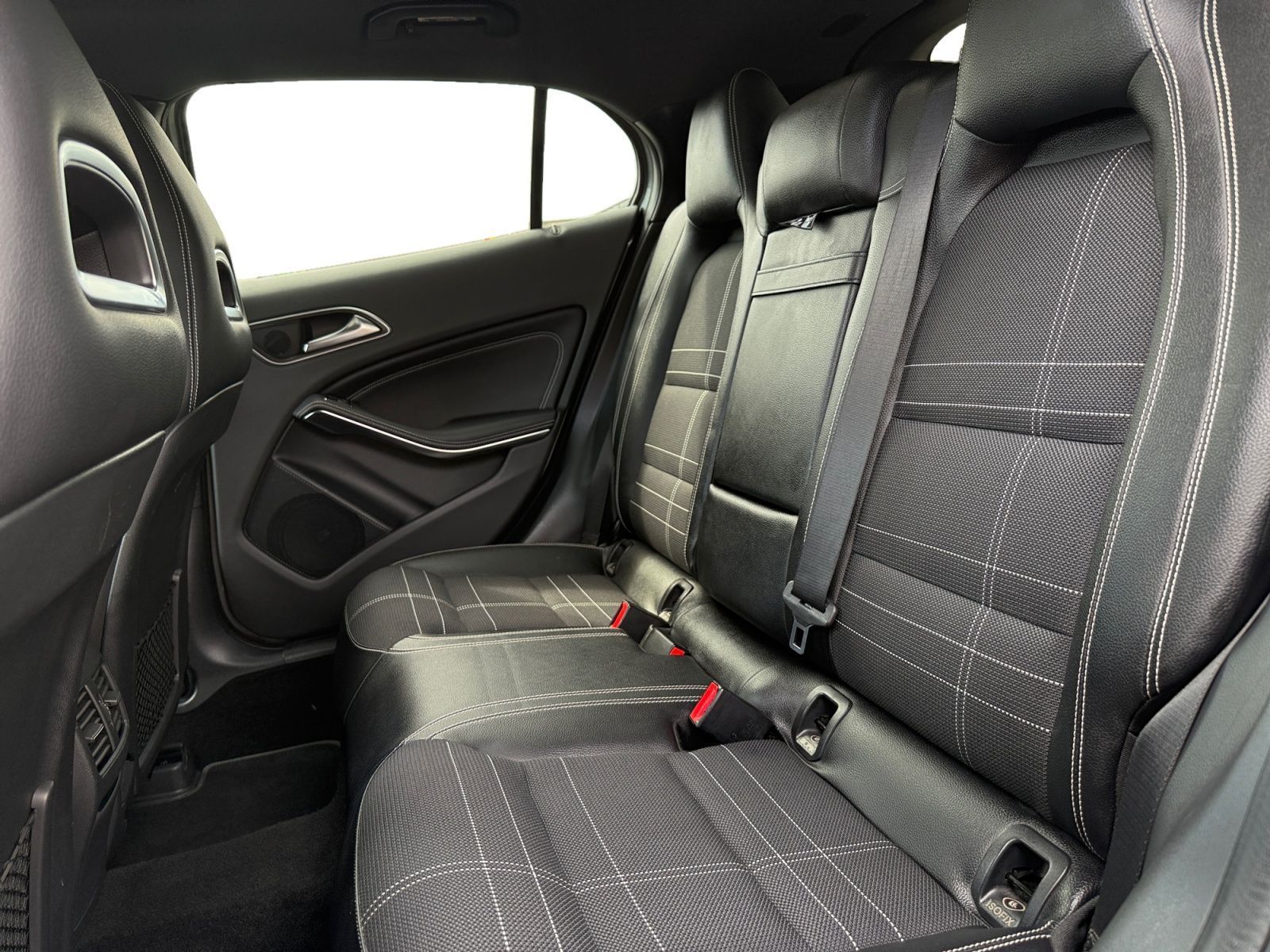 Fahrzeugabbildung Mercedes-Benz GLA 250 Score 4Matic RFK PANO MEMORY