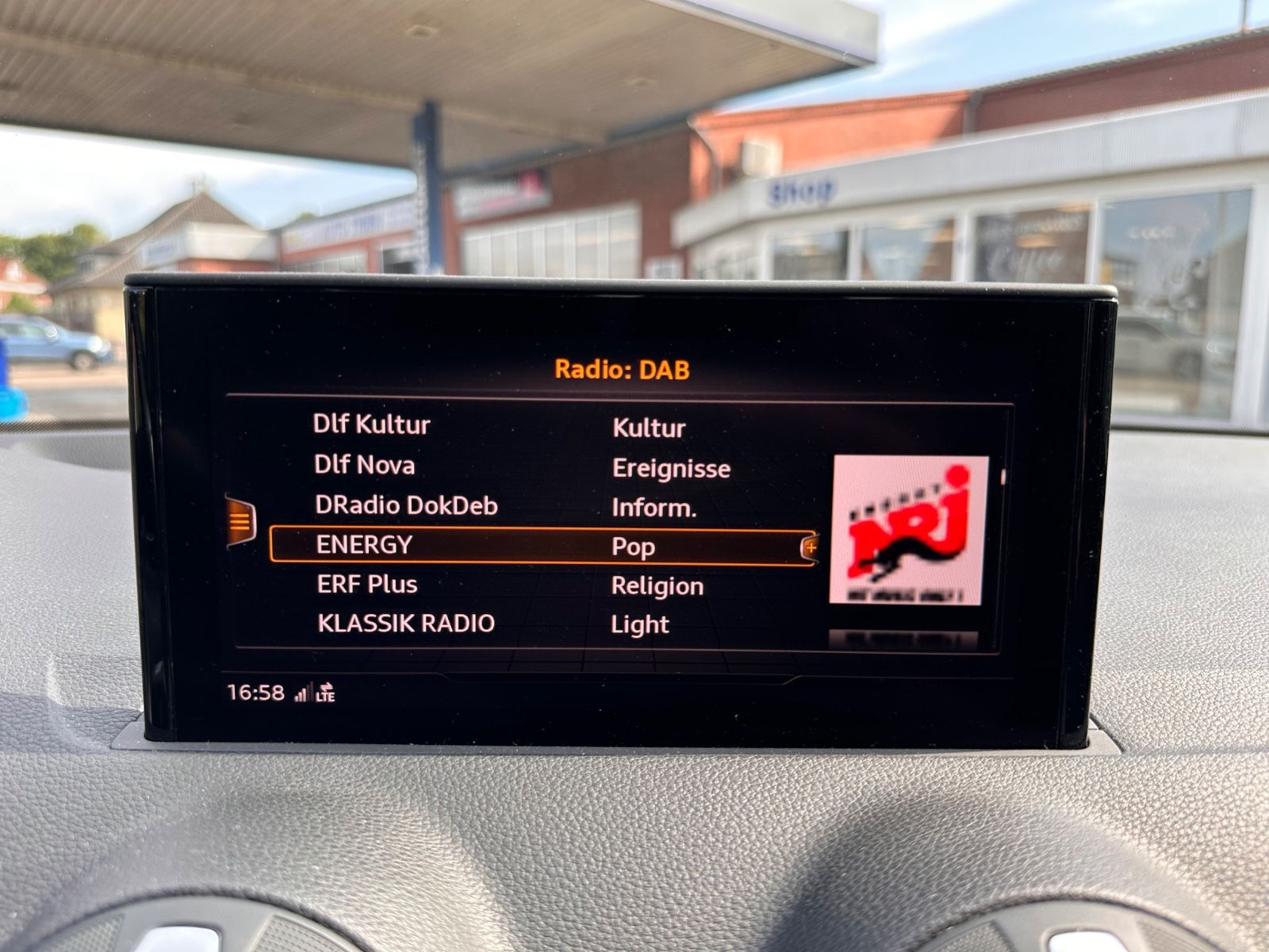 Fahrzeugabbildung Audi Q2 35 TFSI Navi/Virtual/APP/eHeck/RFK/PDC/LED