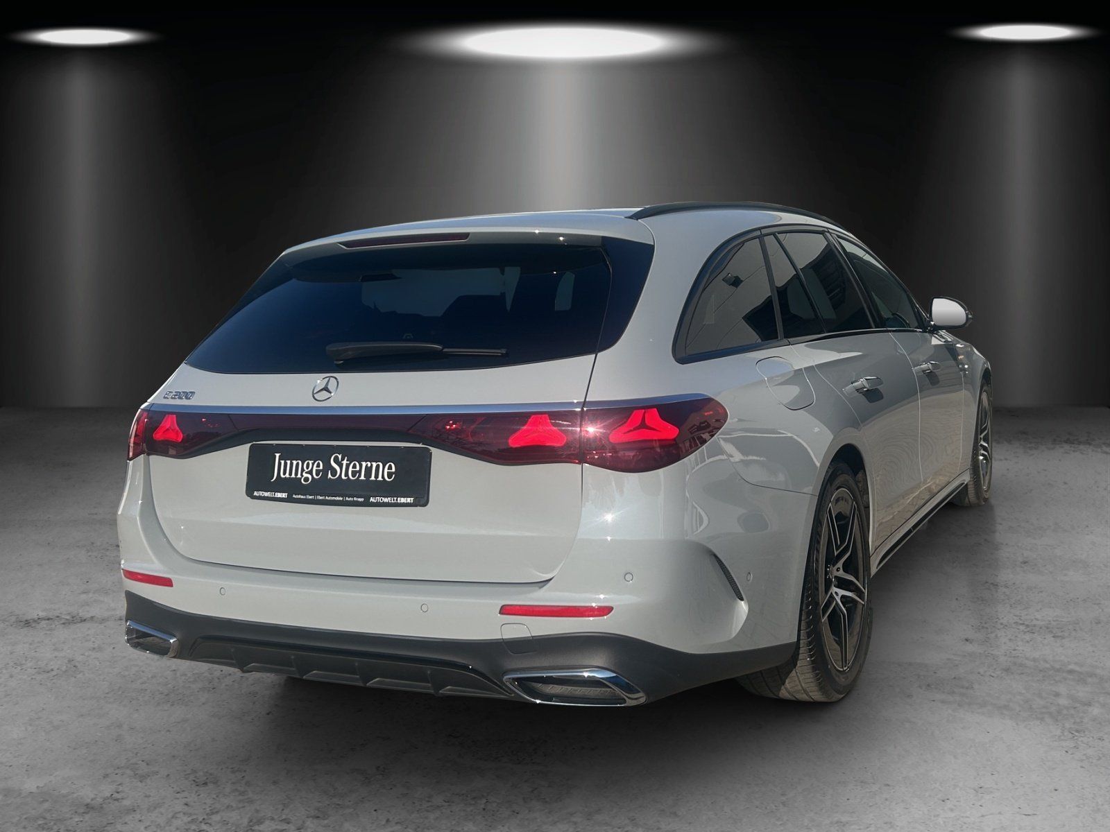 Fahrzeugabbildung Mercedes-Benz E200 T AMG Advan+ SUPERSCREEN LederPkt AHK Night