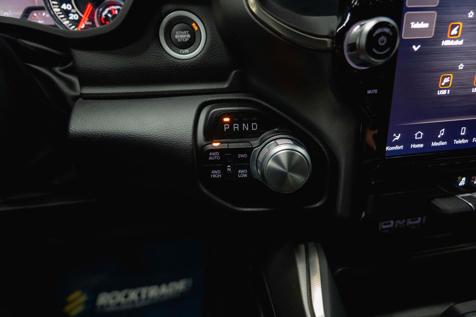 Fahrzeugabbildung Dodge RAM 5.7 V8 HEMI 4x4 OFFROAD Night-Paket *LED*19%