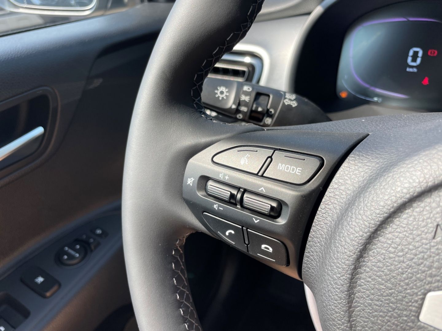 Fahrzeugabbildung Kia Stonic Vision Navi Klima DAB SHZ LenkradHZG