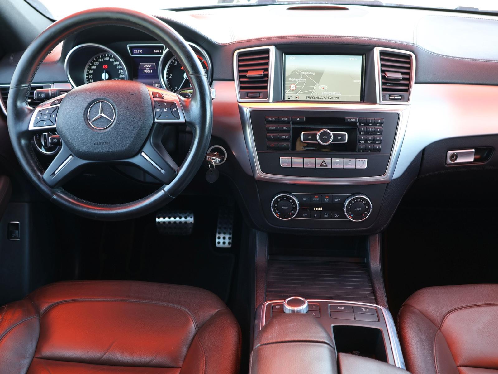 Mercedes-Benz ML 350 4M CDI LEDER CAM AMG 21" GSD