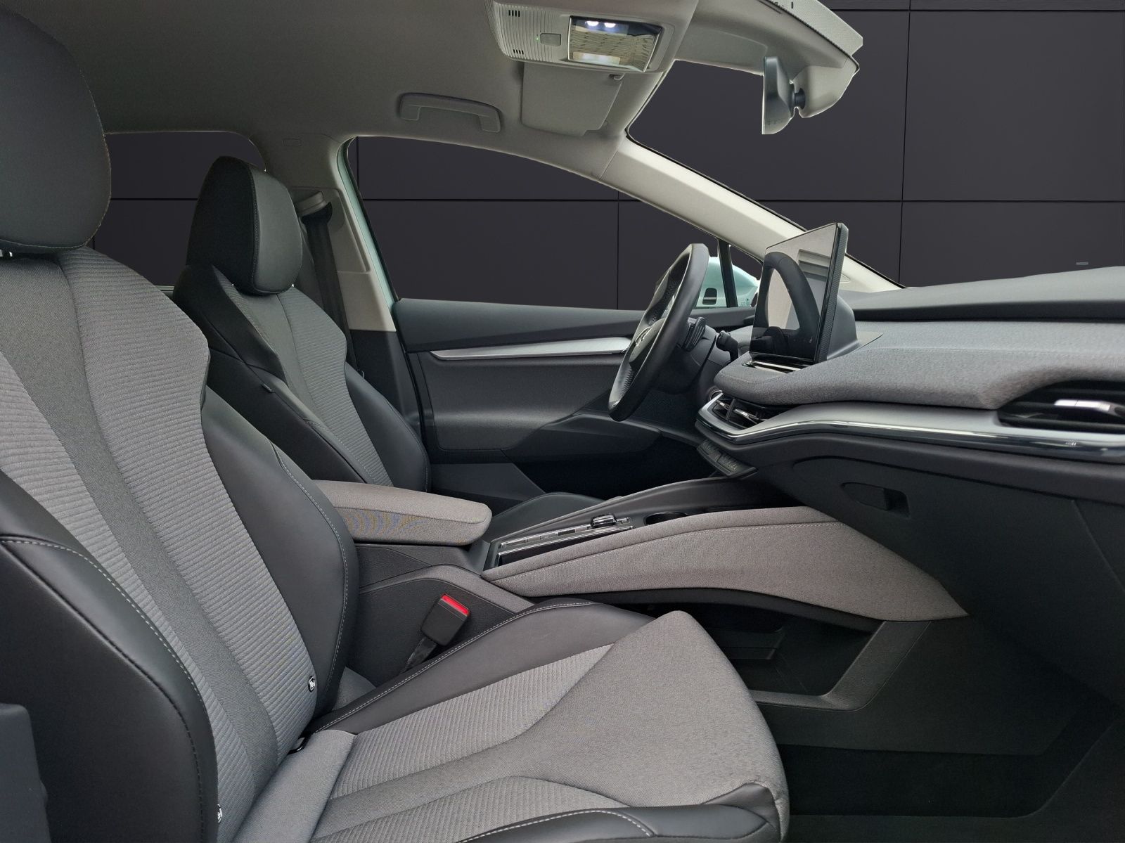 Fahrzeugabbildung SKODA Enyaq 60 Loft Matrix Navi ACC WP RFK SH 19"