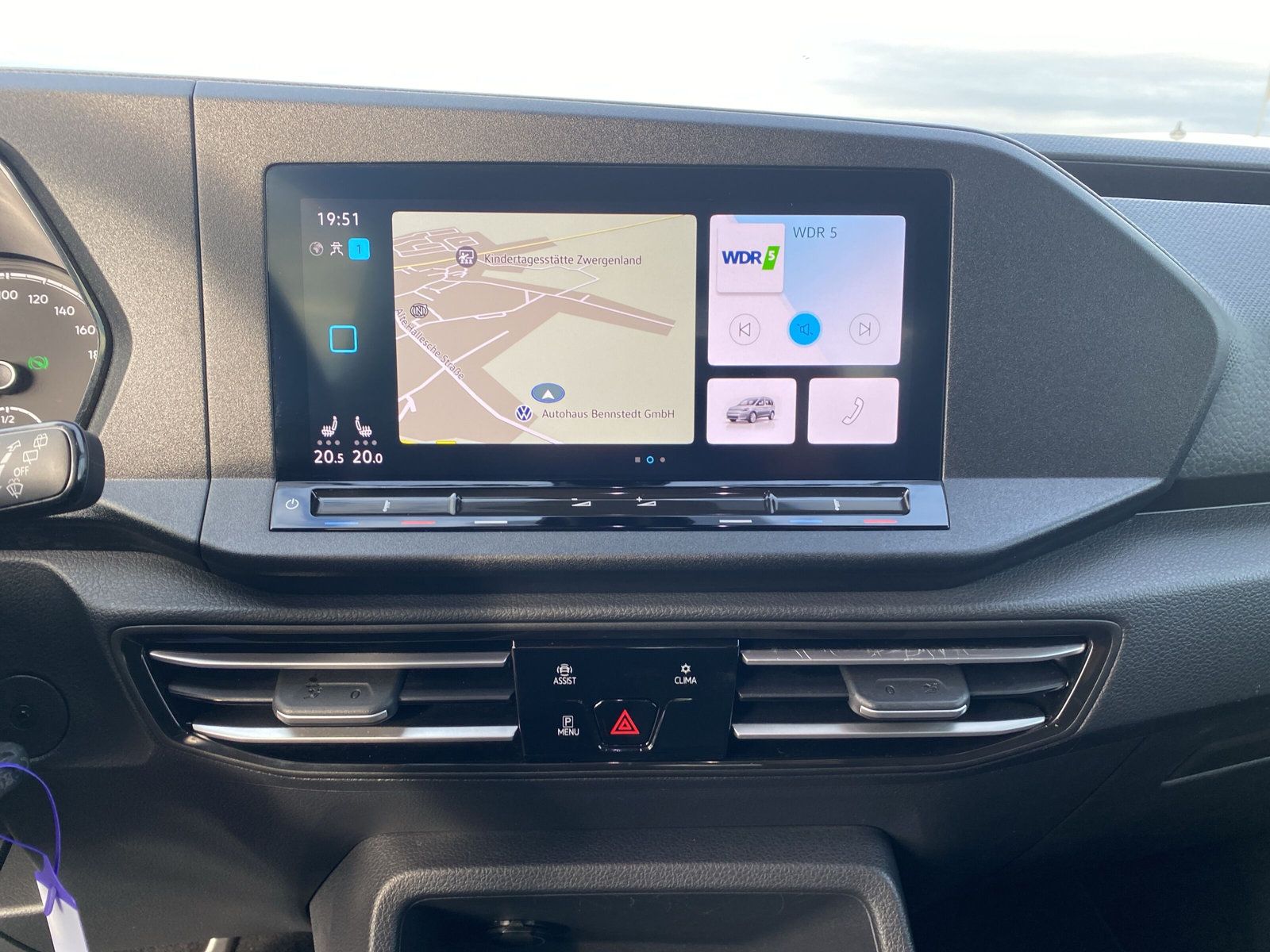 Fahrzeugabbildung Volkswagen Caddy 2.0 TDI DSG Life AHK LED APP ACC KAMAERA
