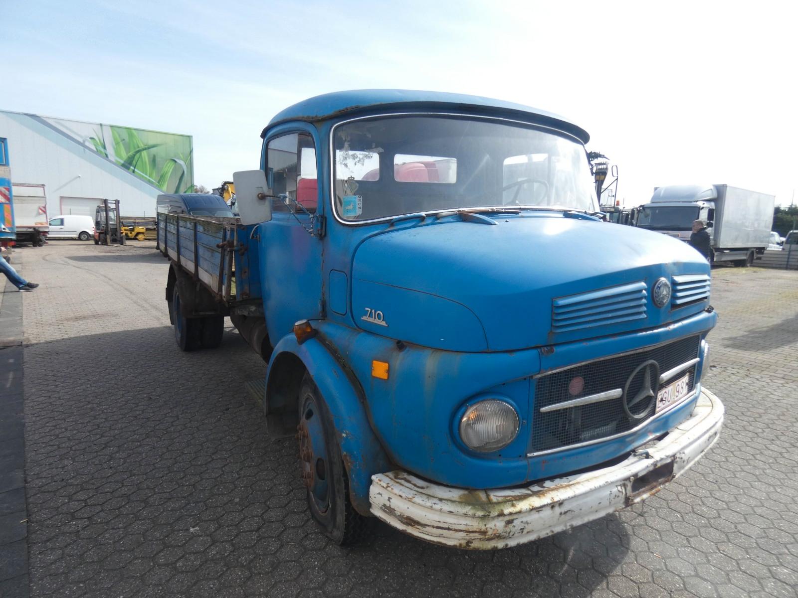 Mercedes-Benz 710 Rundhauber Pritsche