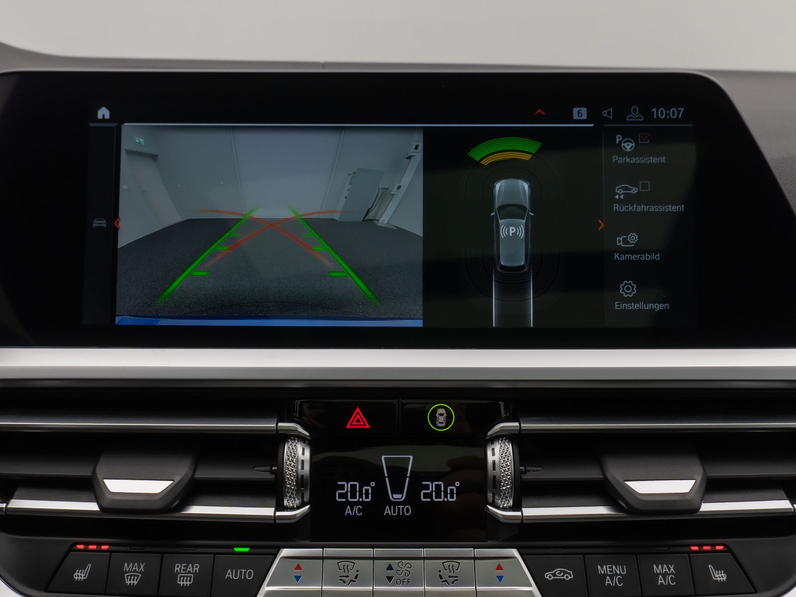 Fahrzeugabbildung BMW 320i M Sport Panorama Kamera HUD DAB HiFi Laser