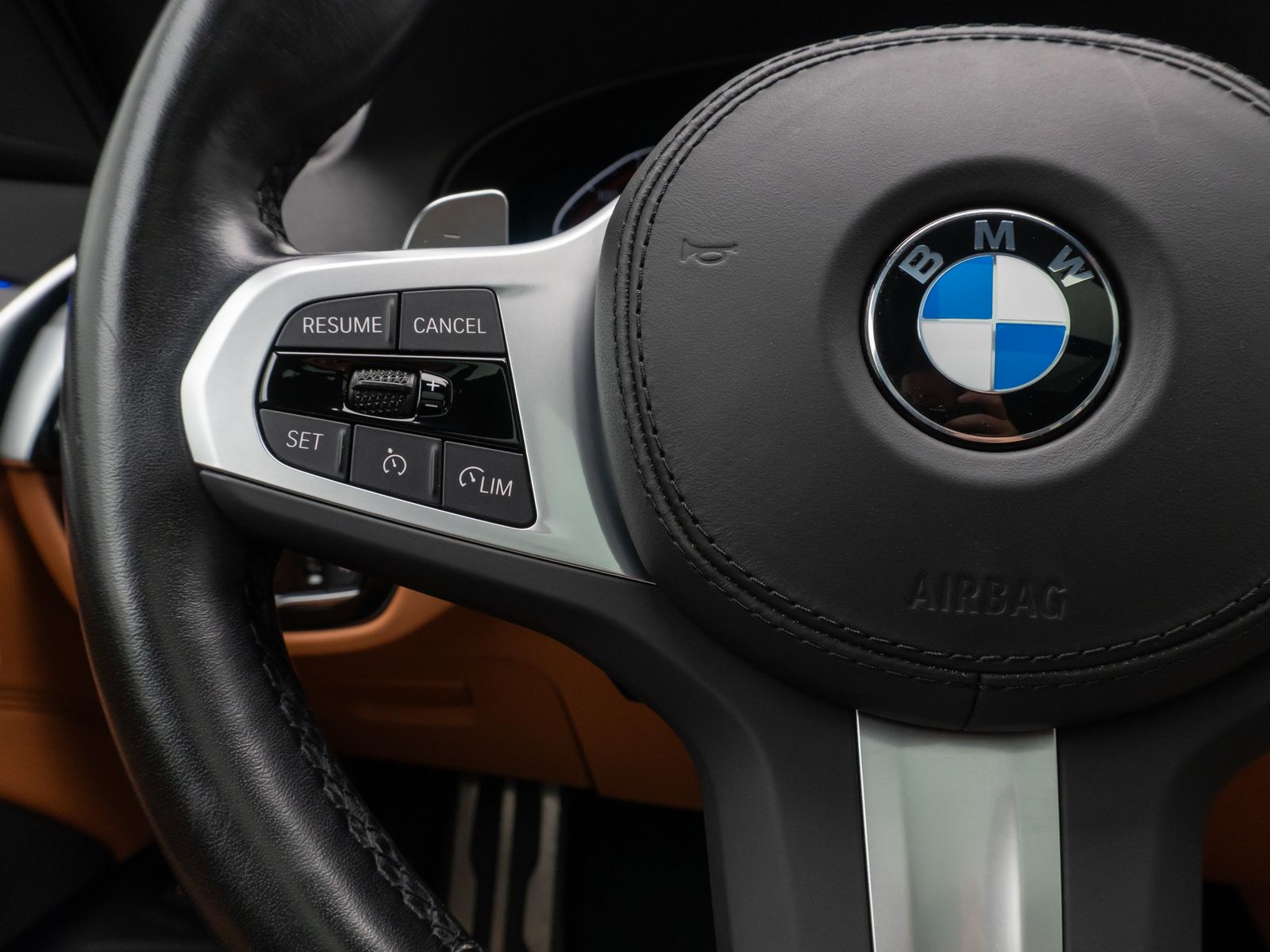 Fahrzeugabbildung BMW 530d xD M Sport Panorama Kamera Laser HUD HiFi