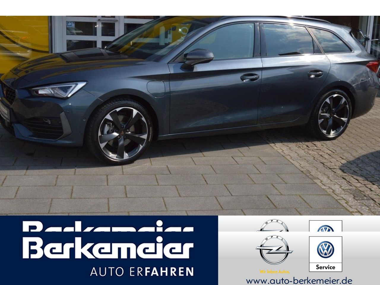 Cupra Leon Sportstourer e-Hybrid NAVI / SHZ / KAMERA /