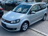 Volkswagen Touran 2.0TDI 170PS Highline*PANO*NAVI*AUTOMATIK - Volkswagen Touran: TDI 170 Ps