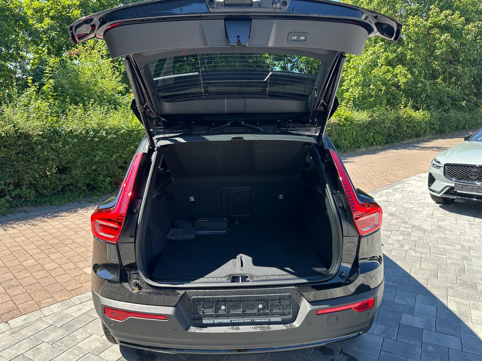 Volvo XC40 B3 BLACK EDT PLUS+360°CAM+LED+HK SOUND+20"