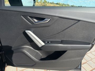Audi Q2 35 TFSI basis 7-Gang S tronic|Kamera|Navi|LED
