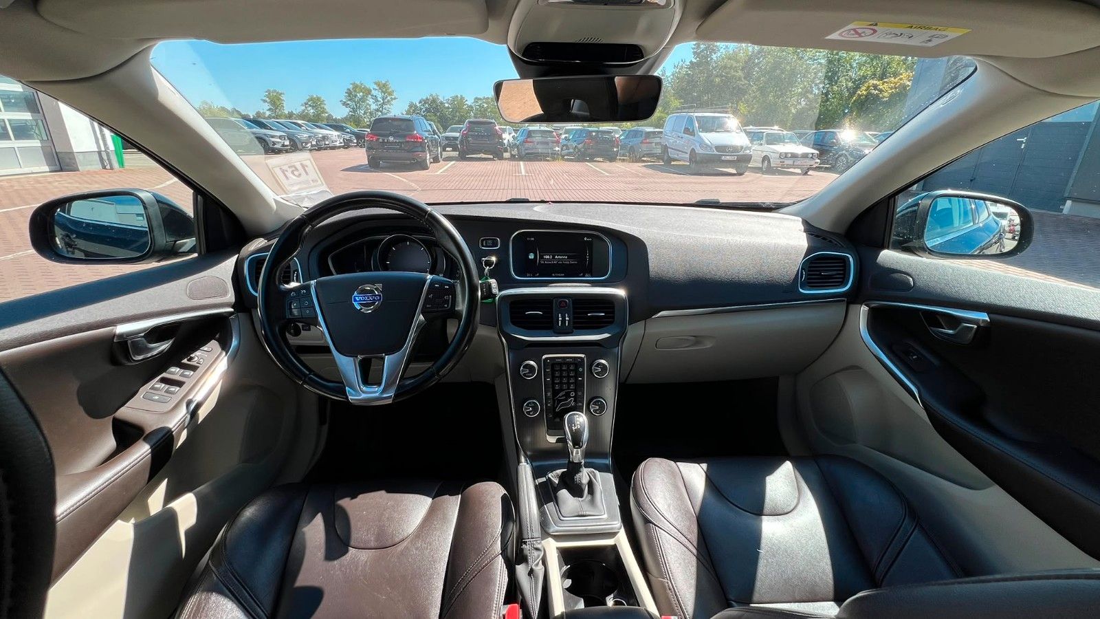 Fahrzeugabbildung Volvo V40 D4 Summum KAM*STZHZ*AUT*