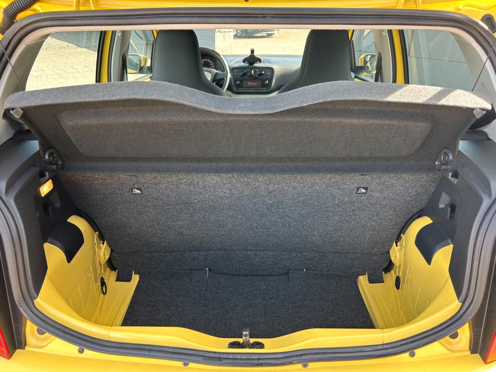 Fahrzeugabbildung SEAT Mii 1.0 Style Radio BLT PDC Tempo