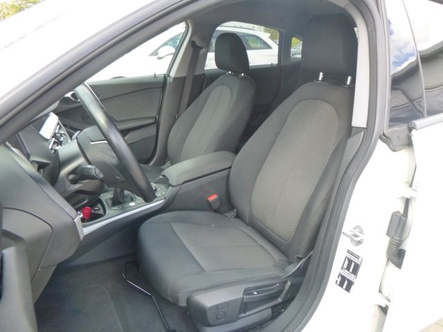 Fahrzeugabbildung BMW 218 Gran Coupé >NAV/AHK/LED/18Zoll Alu<