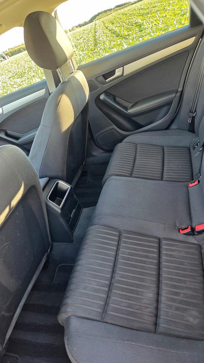 Audi A4 2011 — photo 7