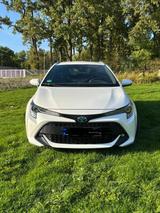 Toyota Corolla 1,8 Hybrid Team Deutschl Touring Spo... - Toyota Corolla Team mit Benzin-Antrieb