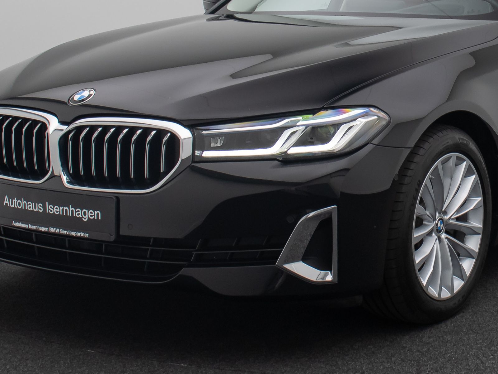 Fahrzeugabbildung BMW 520d xD Luxury Line DAB HUD Kamera Laser Komfort