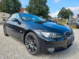 BMW 330i  Coupe  M  Technik  Xenon Leder Tempomat - BMW 330 mit Benzin-Antrieb: Coupe