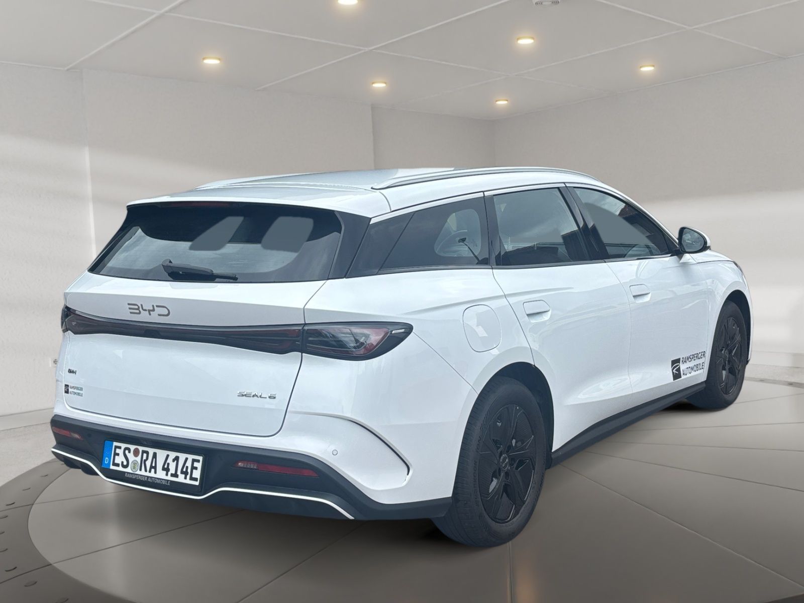 BYD SEAL 6