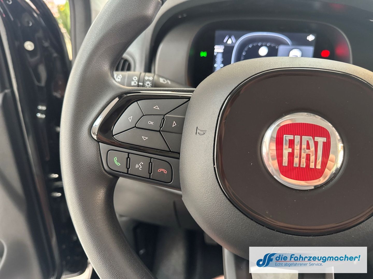 Fahrzeugabbildung Fiat Pandina Hybrid Tempomat Icon Digitales Cockpit D