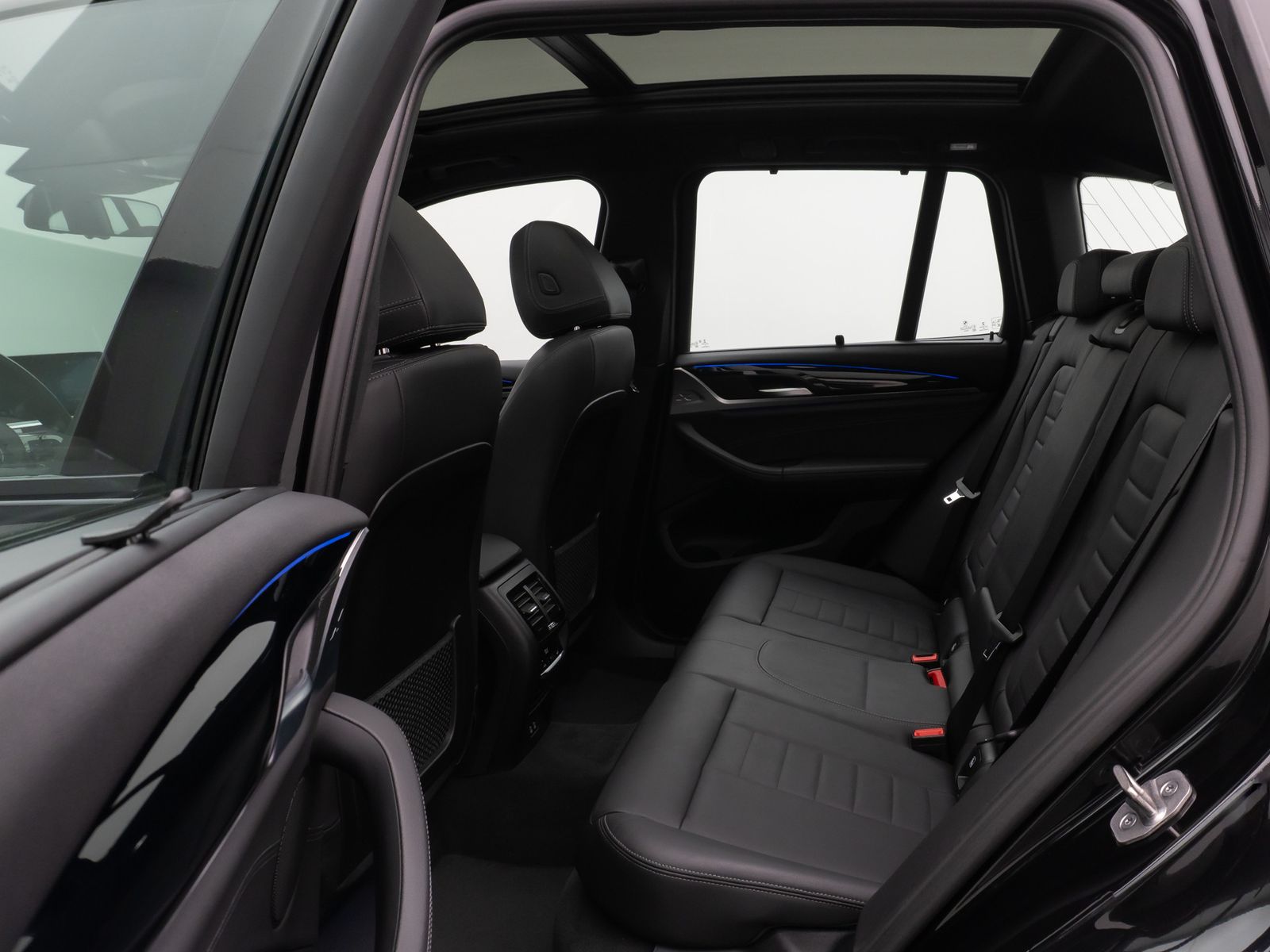 Fahrzeugabbildung BMW X3 xD30i Panorama Kamera DAB HiFi Komfort 20Zoll
