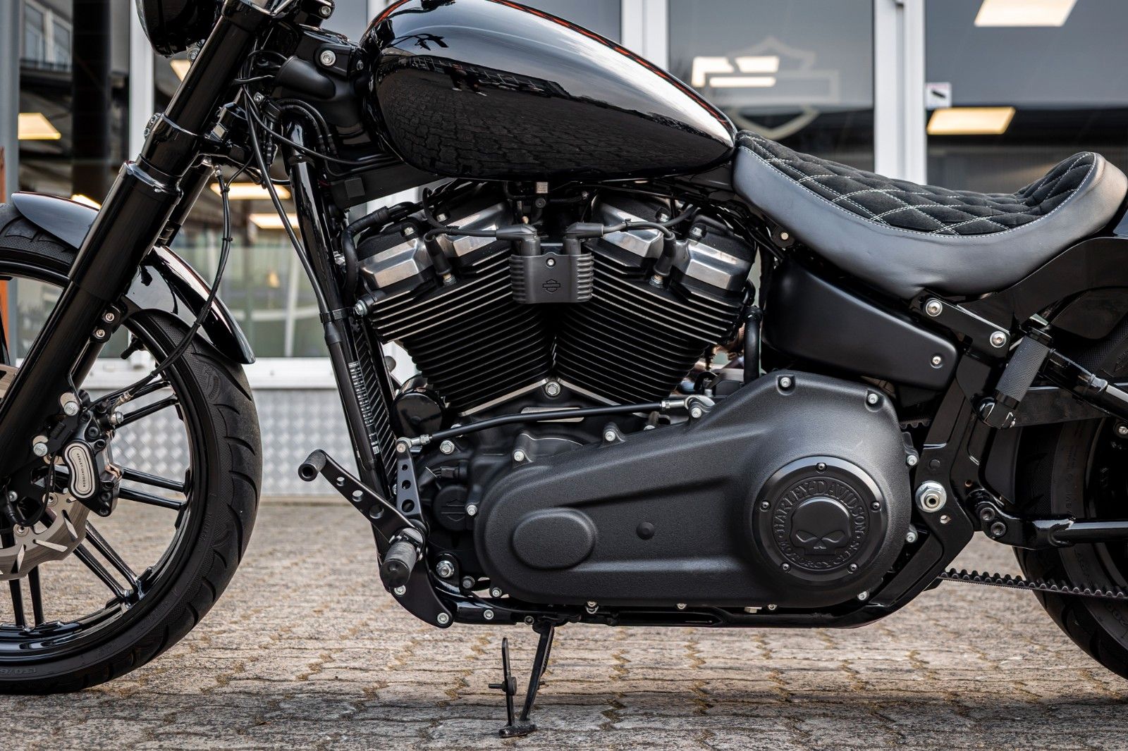 Fahrzeugabbildung Harley-Davidson FXBB STREET BOB SOFTAIL -KESSTECH BTC GANGSTER-