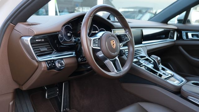 Fahrzeugabbildung Porsche Panamera Sport Turismo 4S mit Top Ausstattung