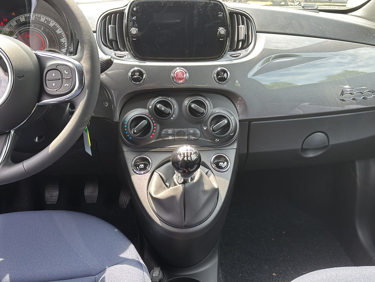 Fahrzeugabbildung Fiat 500 1.0 Hybrid Club