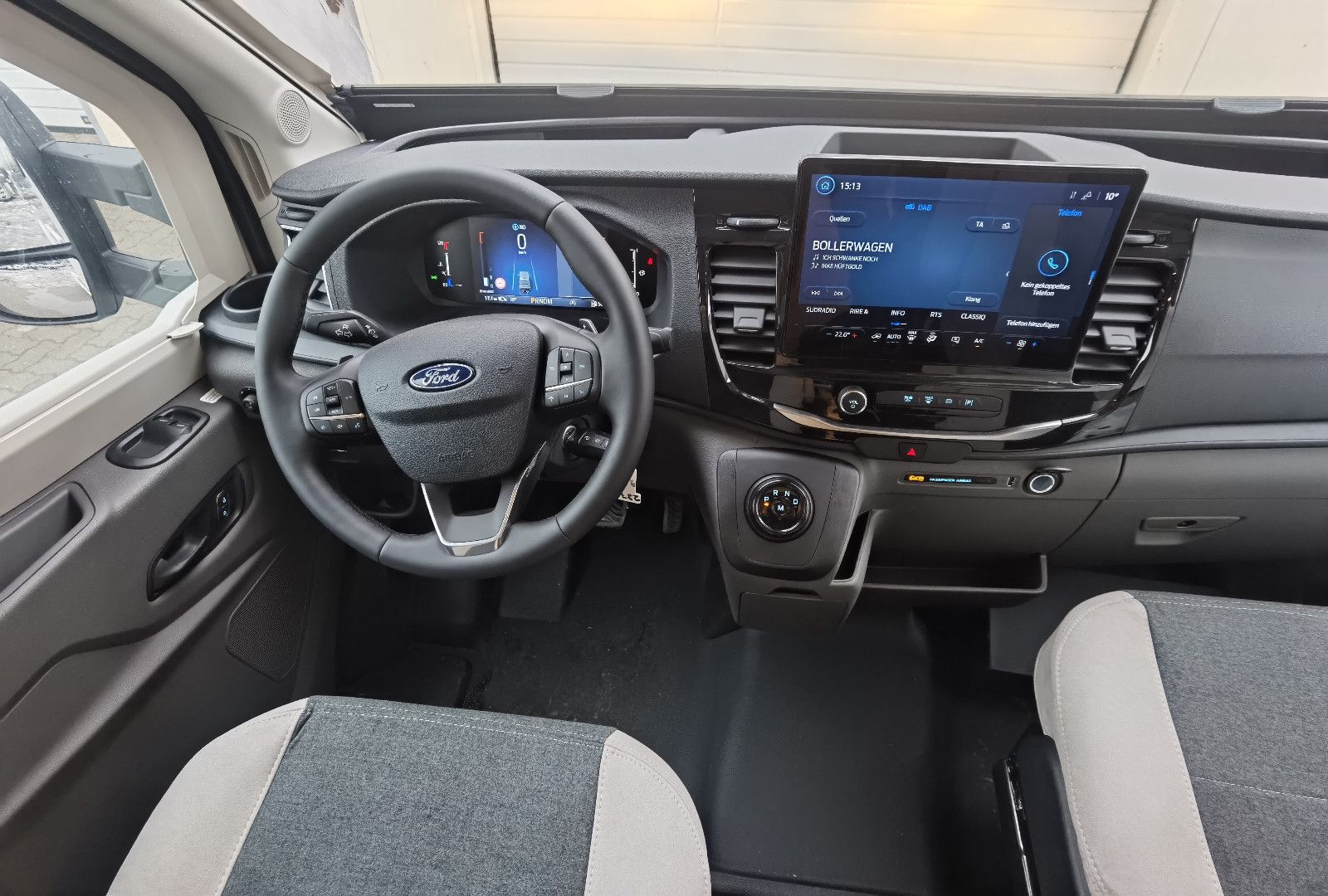 Fahrzeugabbildung Challenger 287 Graphite Edition m. Hubbett