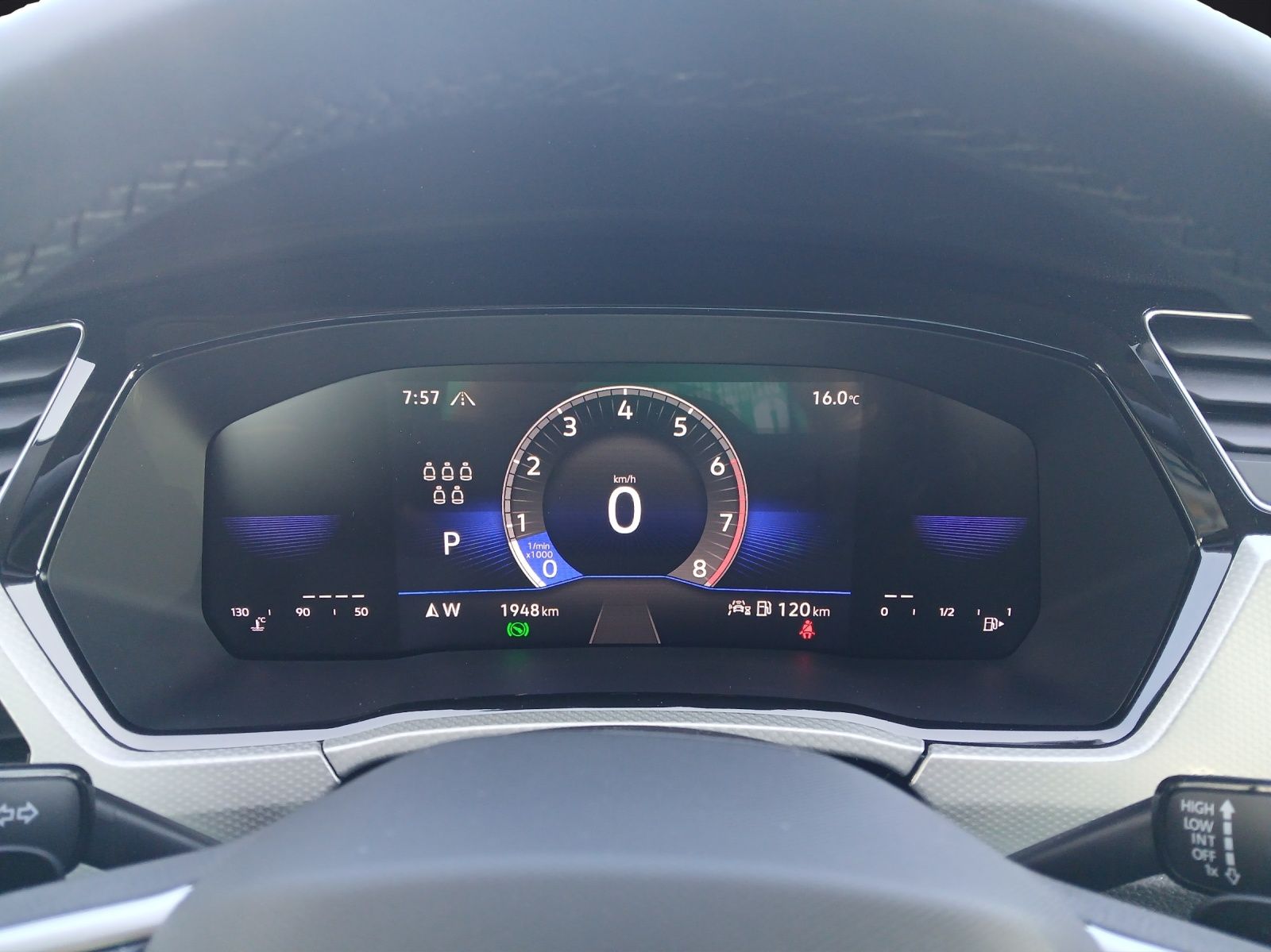 Fahrzeugabbildung Volkswagen Touran TSI Move DSG 7-Si Navi AID ACC PDC SH LM