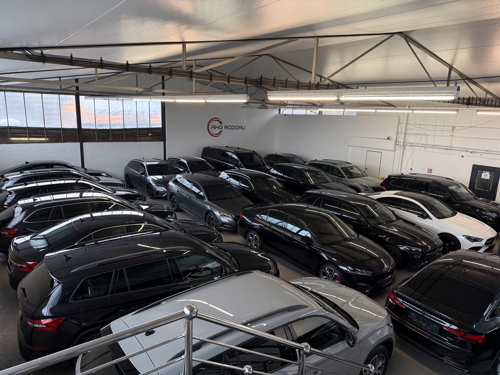 showroom-image-top