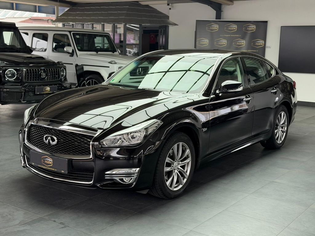 INFINITI Q70