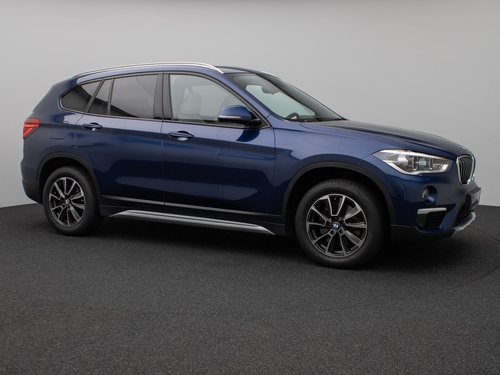 Fahrzeugabbildung BMW X1 sD20i xLine Panorama HUD H/K AHK Leder Voll