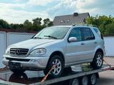 Mercedes-Benz Mercedes ML270 CDI ahk 3.5t Final Edition - Mercedes-Benz ML 270: Final Cdi Edition