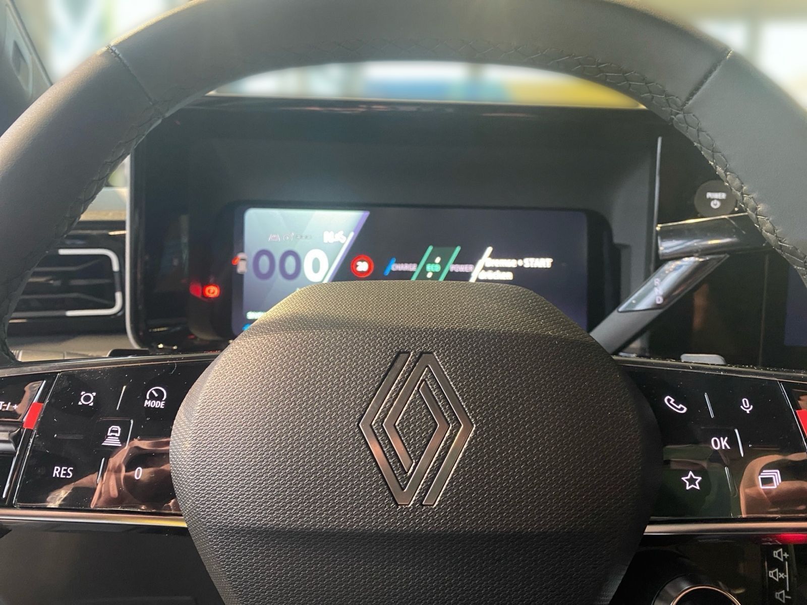 Fahrzeugabbildung Renault 4 E-Tech Electric 150 Comfort Range Iconic