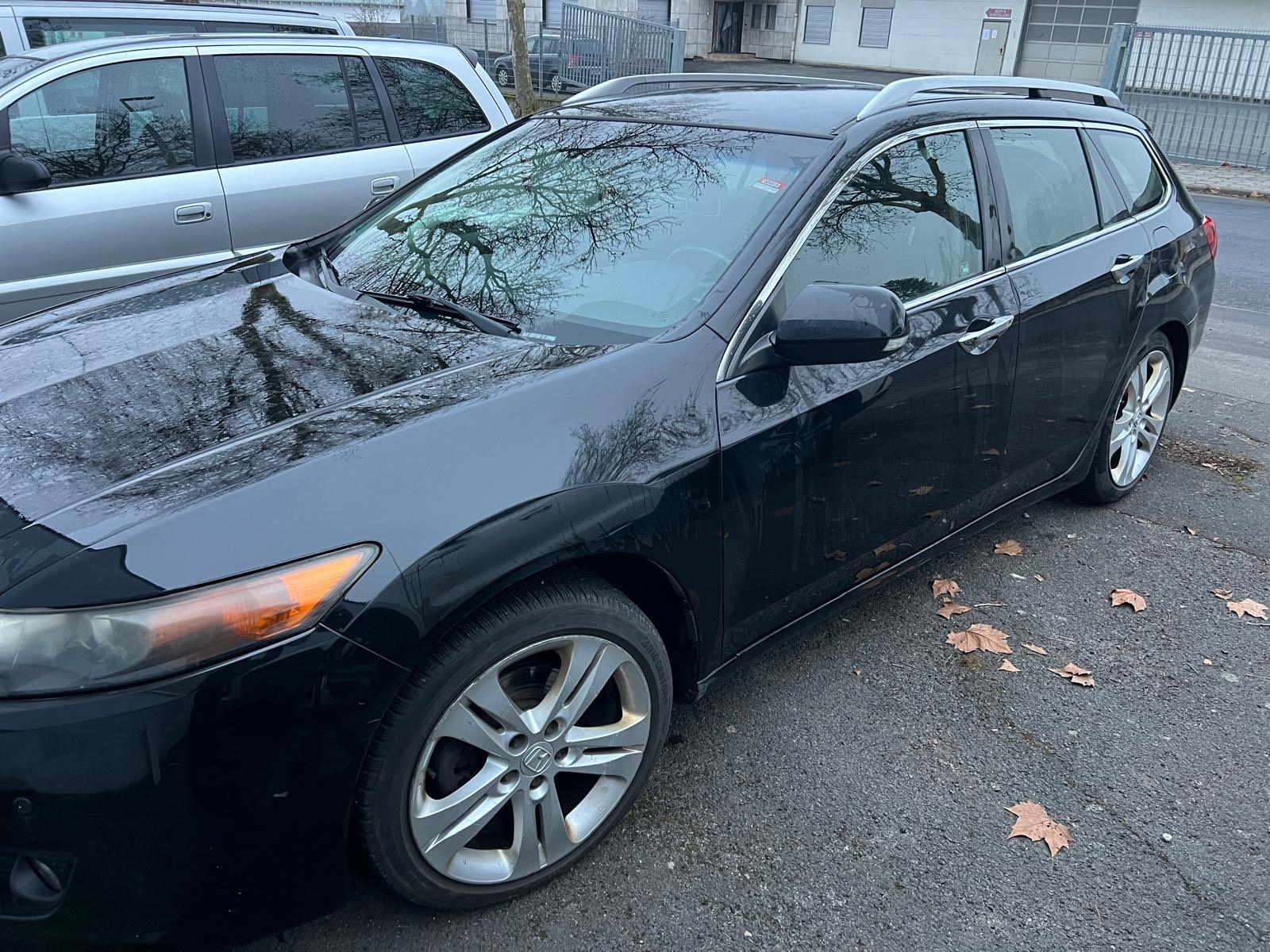 Honda Accord 2011 — rear view
