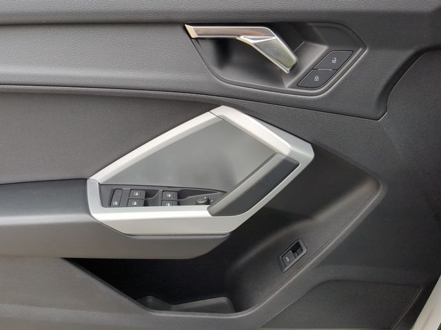 Q3 35 1.5 TFSI advanced S-tronic ACC STANDHZ LED