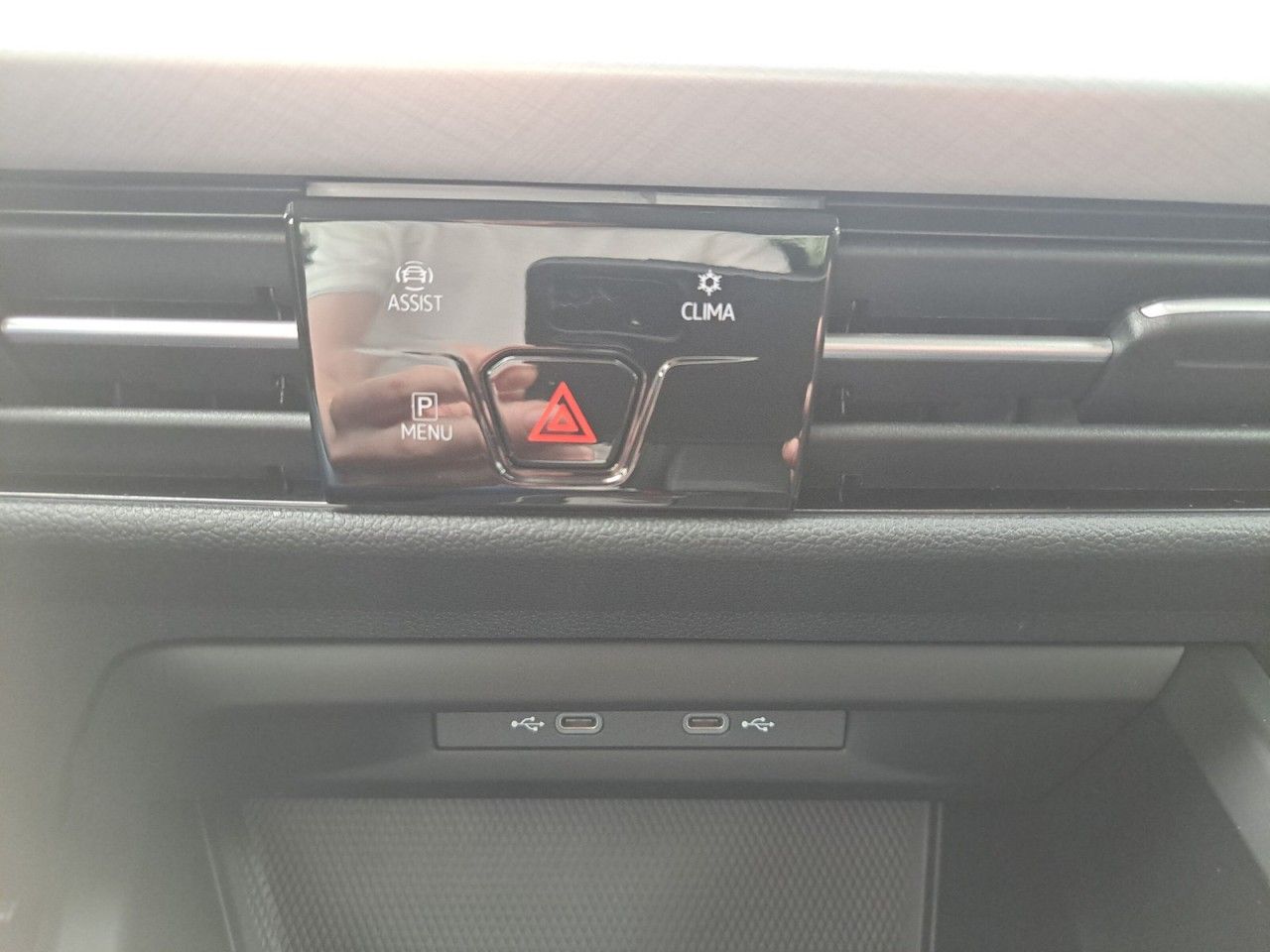 Volkswagen Golf VIII 1.0 eTSI Navi/ACC/RFK Klima Navi foto 13