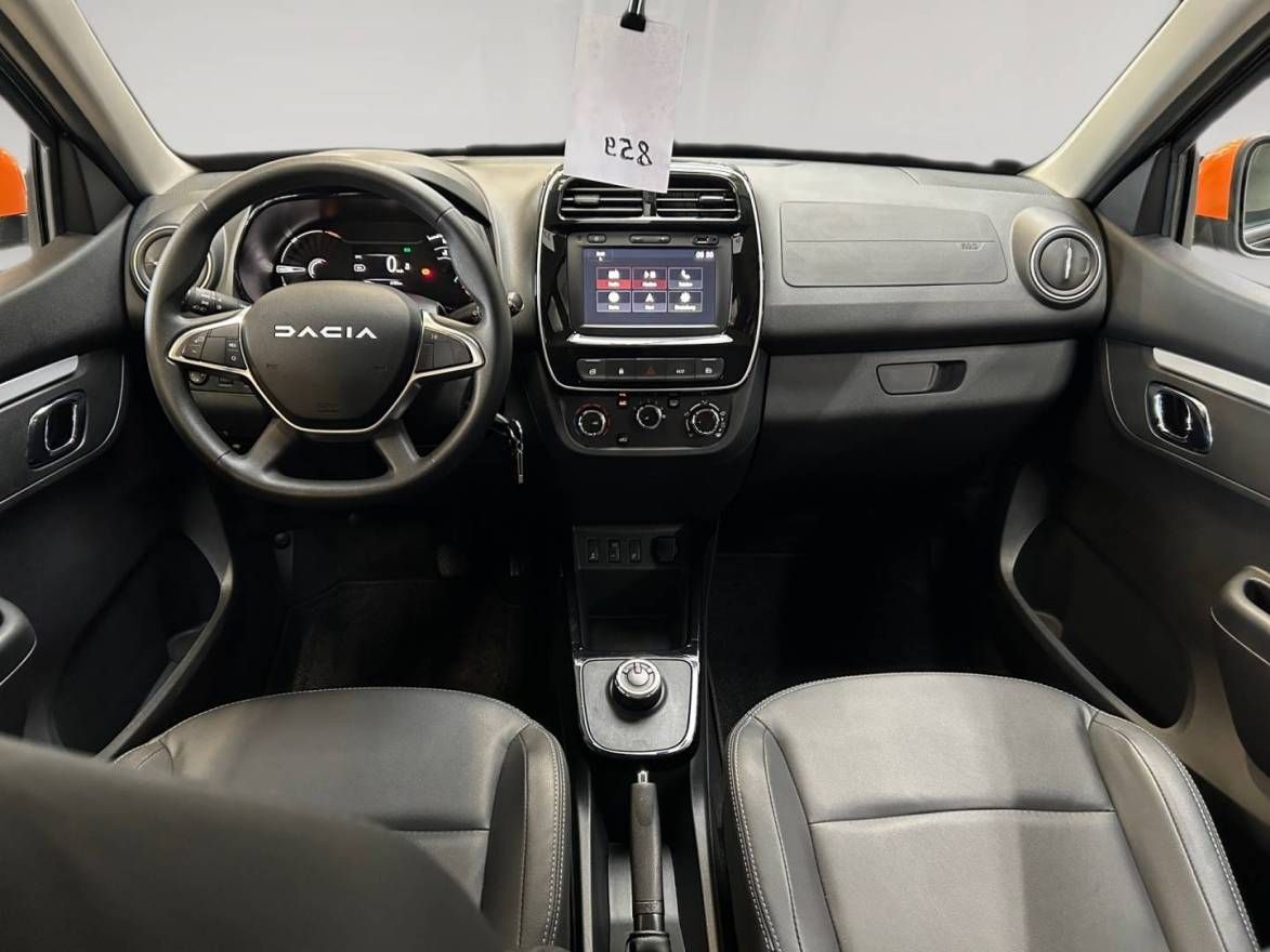 Fahrzeugabbildung Dacia Spring Essential CCS- Anschluss